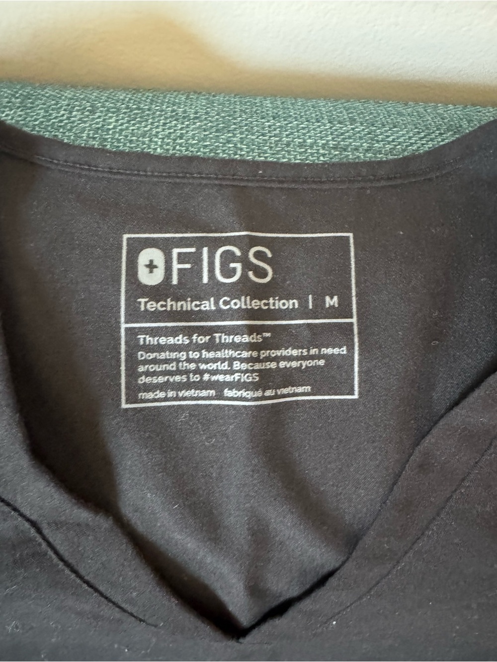 Figs Womens Black V-Neck Scrub top - Picture 2 of 2